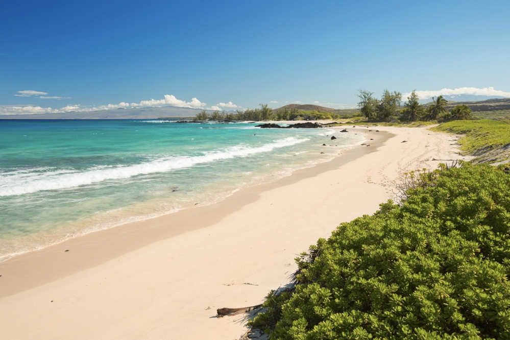 Makalawena Beach with white sand and turquoise water on Big Island, Hawaii.