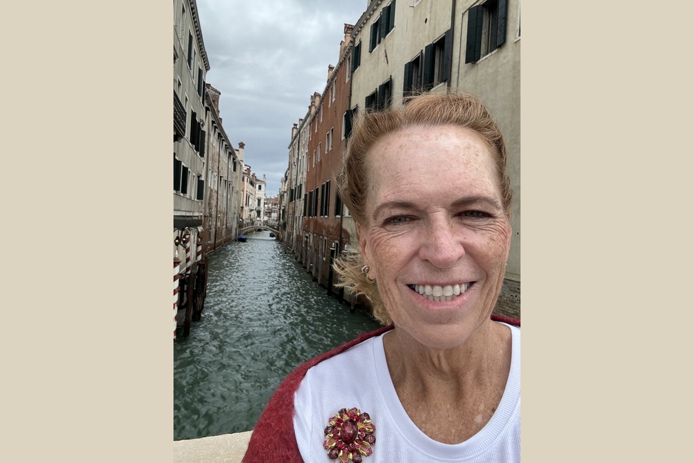 Lynn Casper taking a selfie in Venice, Italy.